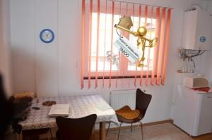 Se vinde un apartament cu 2 camere ,   zona Stefan cel Mare