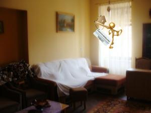 Se vinde un apartament cu 2 camere ,  zona centrala