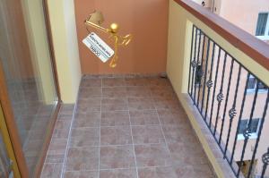 Se vinde un apartament cu 2 cdamere ,  zona Piata Rahova