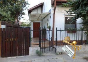 Apartament c u 2 camere ,   zona Trei Stejari