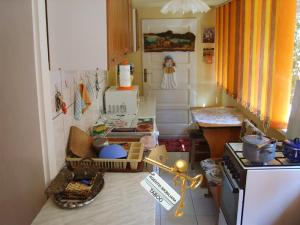 Se vinde un apartament,   2 camre,  zona Terezian
