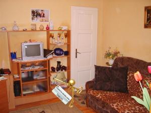 Se vinde un apartament,   2 camre,  zona Terezian