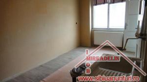 VAND APARTAMENT LA CASA,   2 CAMERE,   ORASUL DE JOS