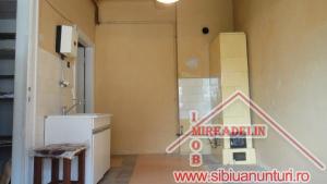 VAND APARTAMENT LA CASA,   2 CAMERE,   ORASUL DE JOS