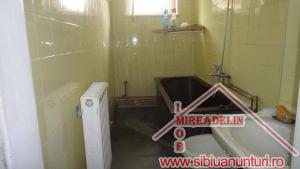 VAND APARTAMENT LA CASA,   2 CAMERE,   ORASUL DE JOS