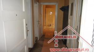 VAND APARTAMENT LA CASA,   2 CAMERE,   ORASUL DE JOS