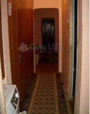Casa Lux,   vinde apartament 3 camere,   zona Dacia,   54 mp