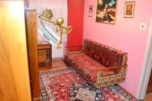SE VINDE UN APARTAMENT CU 3 CAMERE,   VASILE AARON