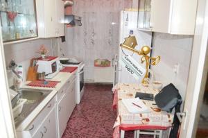 SE VINDE UN APARTAMENT CU 3 CAMERE,   VASILE AARON