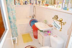 SE VINDE UN APARTAMENT CU 3 CAMERE,   VASILE AARON