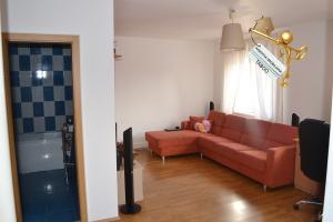Apartament cu 3 camere ,  zona Turnisor