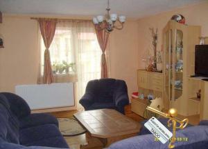 Se vinde un apartament cu 3 camere ,   zona Turnisor