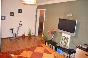 Se vinde un apartament cu 3 camere ,   zona Vasile Aaron