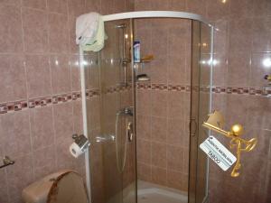 Apartament cu 3 camere ,  decomandat,   zona Orasul de Jos