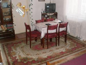 Apartament cu 3 camere ,   Cedonia