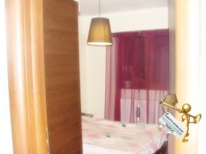 Apartament cu 3 camere ,  de vanzare ,  zona Strand