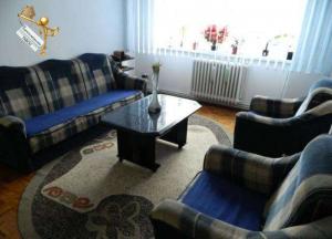 Se vinde un apartament cu 3 camere ,   zona Hipodrom 2