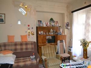 Se vinde un apartament cu 3 camere ,   zona centru