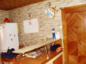 Se vinde un apartament cu 3 camere ,   zona Piata Rahova