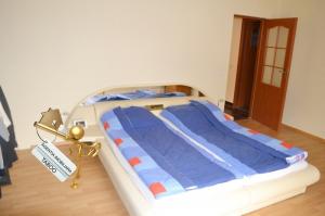 Apartament cu 3 camere ,   decomandat ,   zona Turnisor