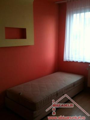 INCHIRIEZ APARTAMENT 2 CAMERE,   ZONA CIRESICA