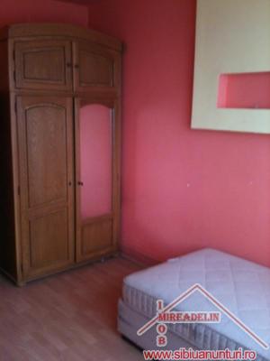 INCHIRIEZ APARTAMENT 2 CAMERE,   ZONA CIRESICA
