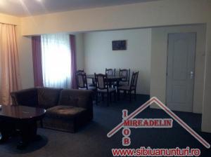 INCHIRIEZ APARTAMENT 4 CAMERE,  ZONA GARII
