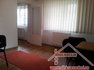 INCHIRIEZ APARTAMENT 4 CAMERE,  ZONA GARII