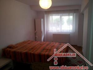 INCHIRIEZ APARTAMENT 4 CAMERE,  ZONA GARII