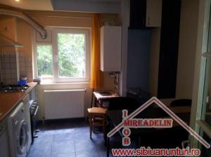 INCHIRIEZ APARTAMENT 4 CAMERE,  ZONA GARII