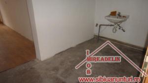 INCHIRIEZ SPATIU COMERCIAL,   50 mp,   CEDONIA
