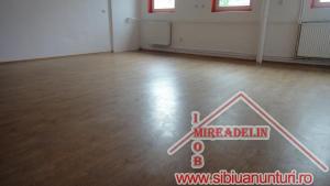 INCHIRIEZ SPATIU COMERCIAL,   120mp,   CEDONIA