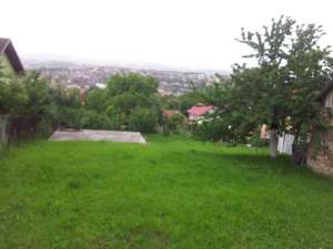 Vand Teren cu casa ,   zona deosebita