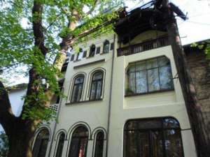 Apartament in vila - semidecomandat - Cotroceni