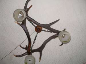candelabru din coarne de cerb