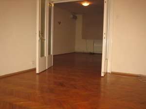 Apartament cu 4 camere - zona Magheru