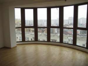 Calarasilor - Apartament in bloc - decomandat