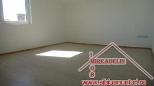 INCHIRIEZ APARTAMENT 3 CAMERE,   ZONA PIATA CLUJ