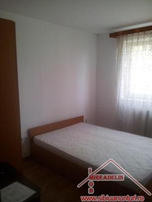 INCHIRIEZ APARTAMENT,   3 CAMERE,   Ciresica