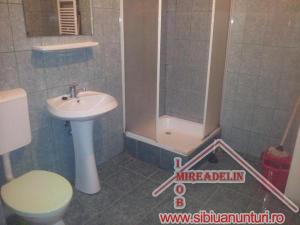INCHIRIEZ APARTAMENT,   3 CAMERE,   Ciresica