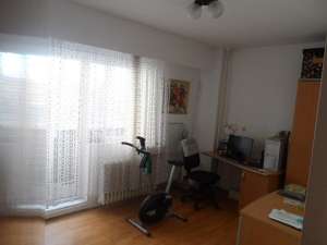Apartament cu 4 camere - P-ta Victoriei