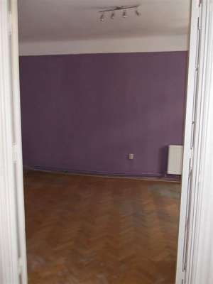 Apartament cu 5 camere  - zona Universitate