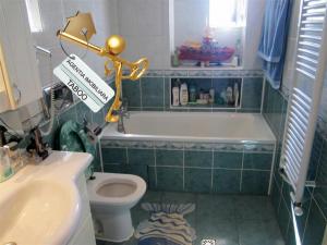 Apartament cu 3 camere ,   d lux,   zona Tererzian