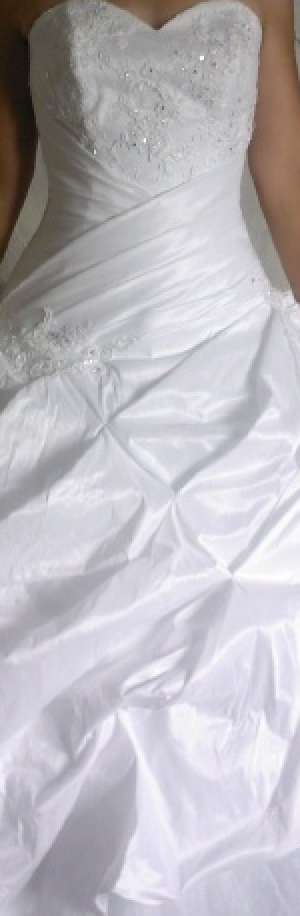 vand ieftin rochie de mireasa