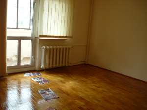 Apartament cu 3 camere - zona Panduri