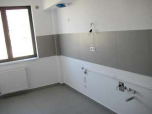 Apartament in bloc - 2 camere -  decomandat - Tei