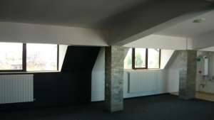 Zona Calarasilor-Apartament in bloc cu 4 camere