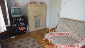 INCHIRIEZ 2 CAMERE LA CASA ZONA PIATA CIBIN