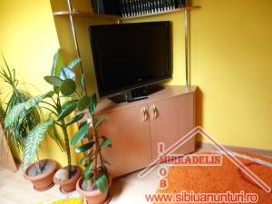 VAND APARTAMENT 4 CAMERE LA MANSARDA PE 2 NIVELURI  ZONA MALL