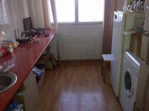 Zona 13 Septembrie-Apartament in bloc
